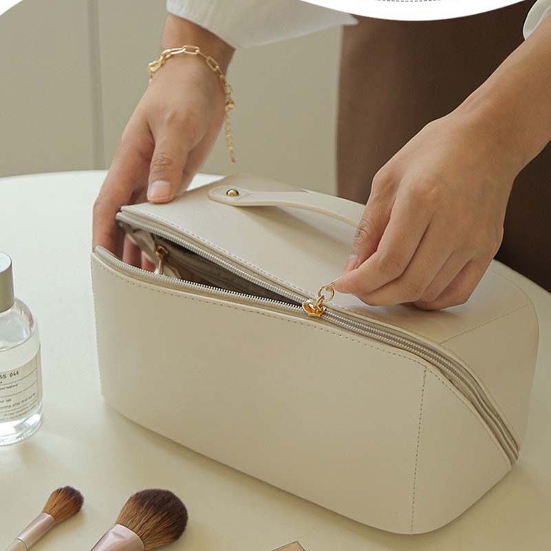 Large capacity Cosmetic Bag Train Case Vanity Case